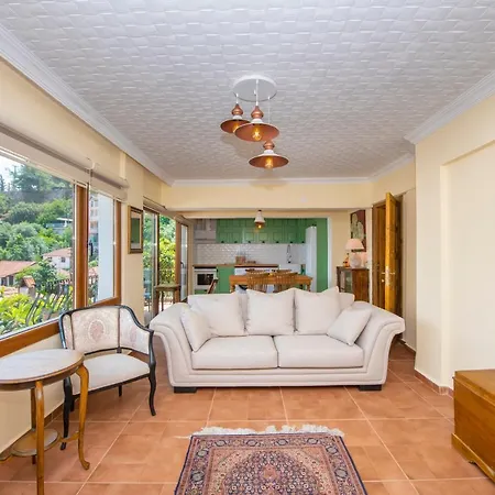 Retro Charm And Vintage Elegance In Karagozler, شقة *