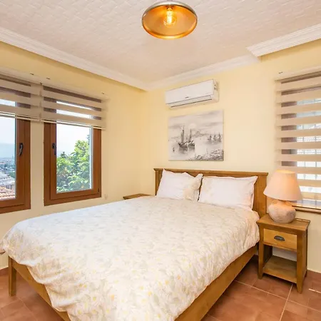 Retro Charm And Vintage Elegance In Karagozler, شقة