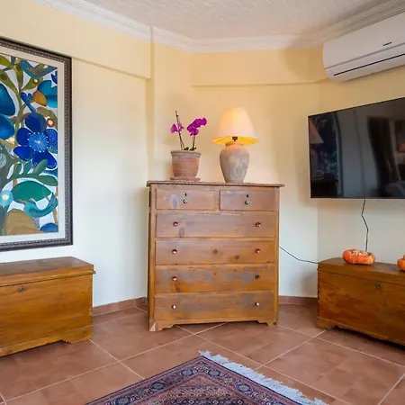 Retro Charm And Vintage Elegance In Karagozler,