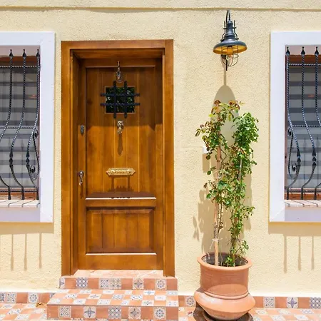 Retro Charm And Vintage Elegance In Karagozler, Διαμέρισμα